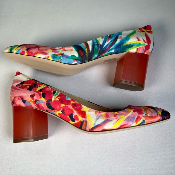 J. Crew Lucite Heel Ratti Painted Pineapple
Pump 9.5 NEW
$268 now $125 - Picture 3 of 11
